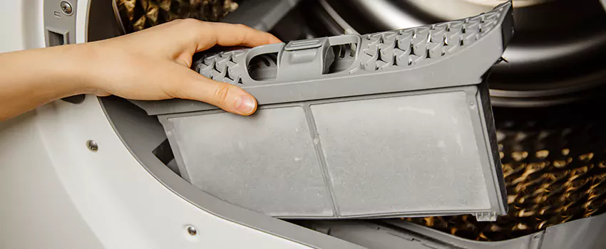 Signs Of A Clogged Dryer Lint Trap in Ilchester, Maryland